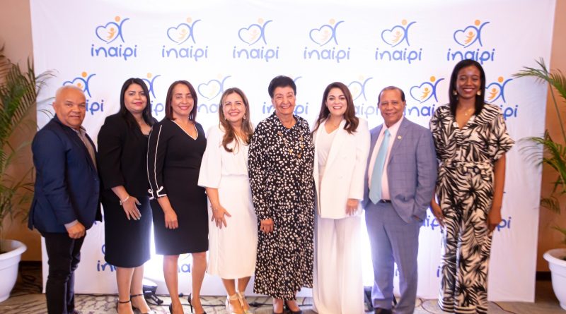 INAIPI promueve su modelo de atención en encuentro con periodistas y comunicadores
