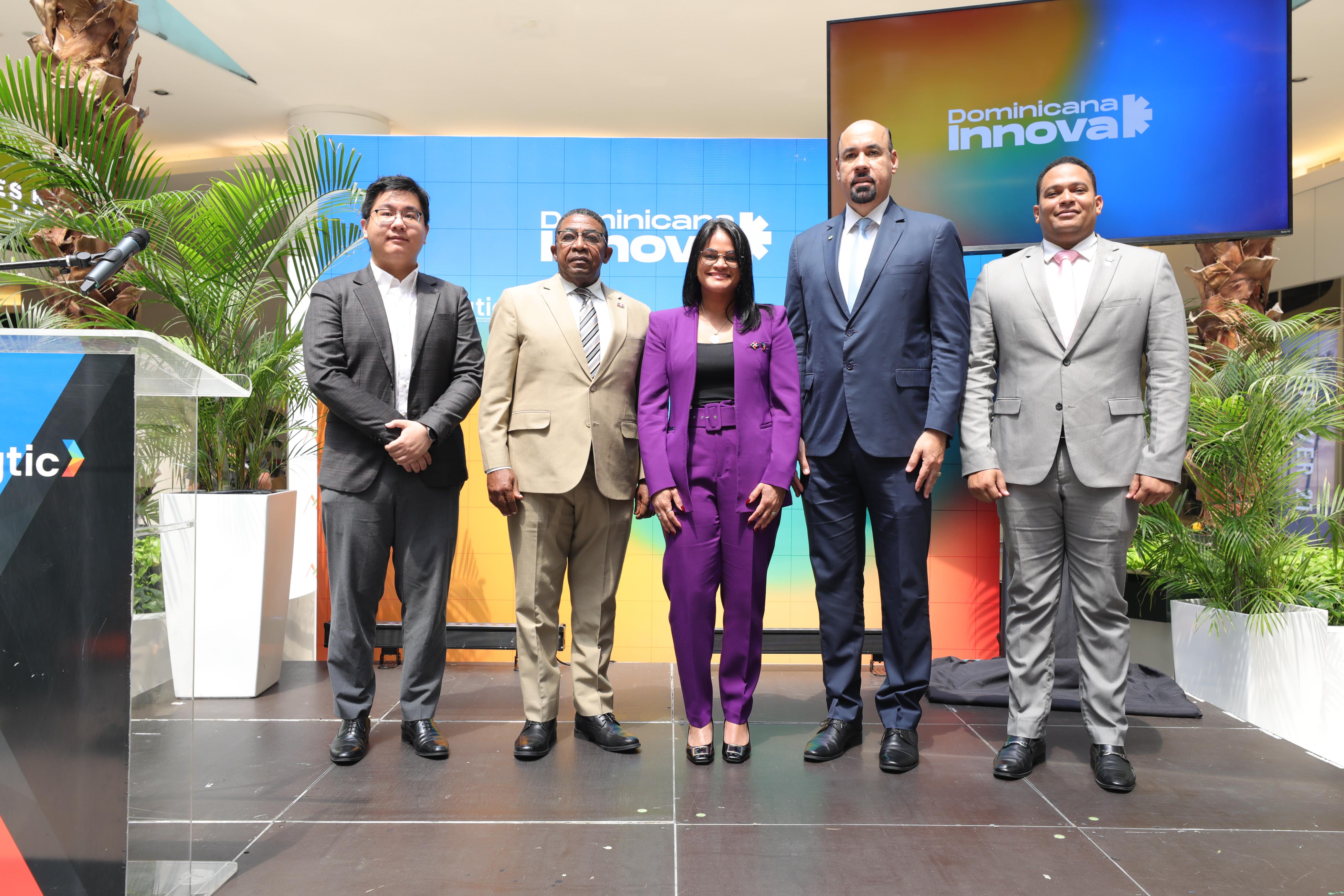 Universidades dominicanas demuestran sus avances en tecnología e innovación en Feria Universitaria de Dominicana Innova